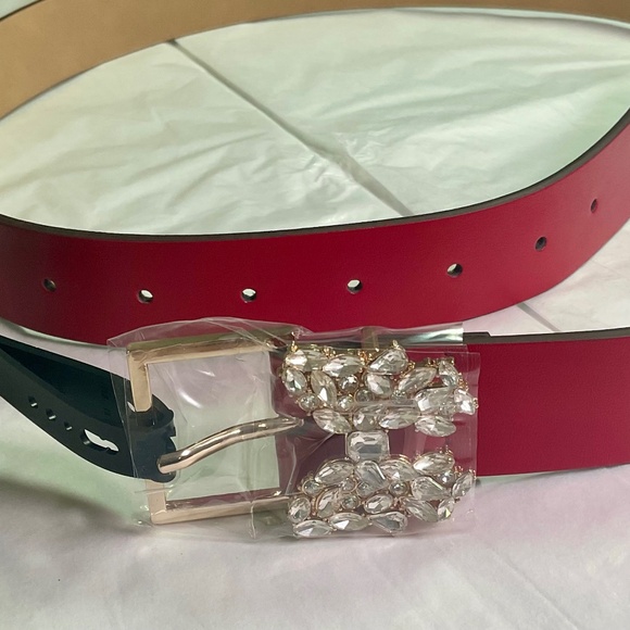 Kate Spade 32mm Rhinestone Flower Belt - Ripe Apple - NWT - Picture 2 of 9